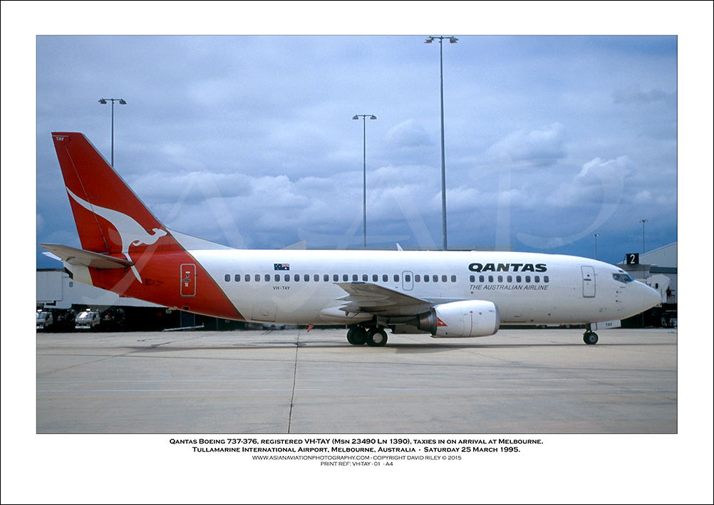 VH-TAY - Qantas Boeing 737-376,  (Msn 23490 Ln 1390) - 01